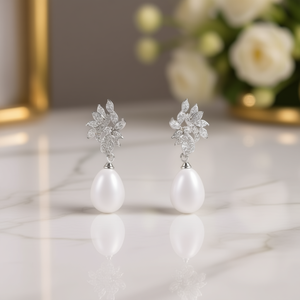 E4035 Orecchini pendenti a forma di fiore in oro bianco con perle finte, gioielli da sposa da donna, stile romantico - Product Image 2