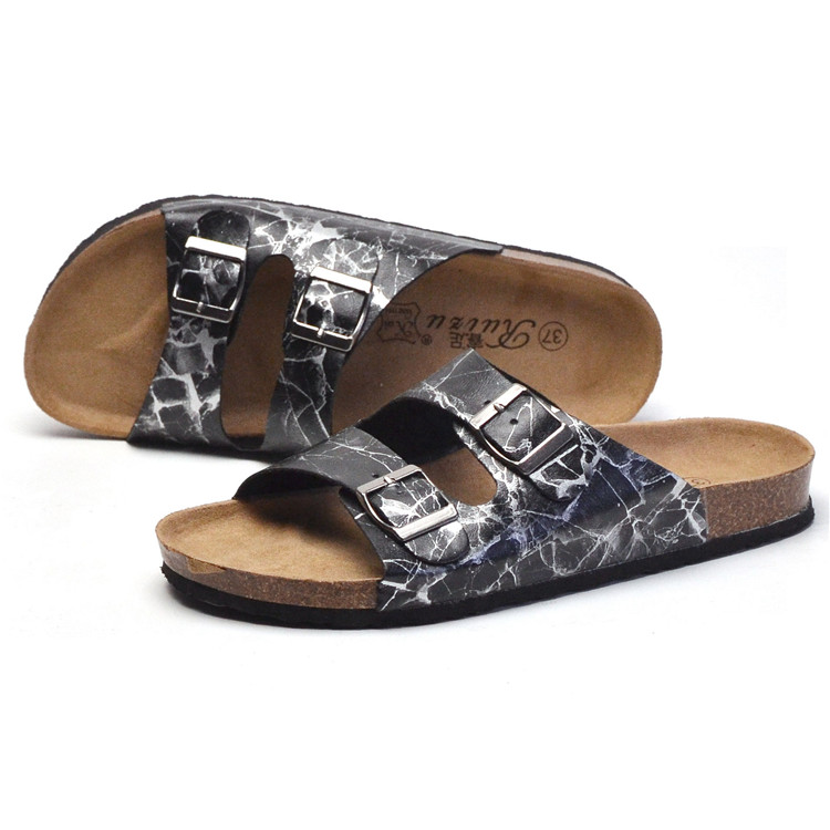 2021 New Summer Trend Korean Leather Flat Shoes Soft Buckle Flip Flops Men Slides Comfortable Cork Slippers and Sandals