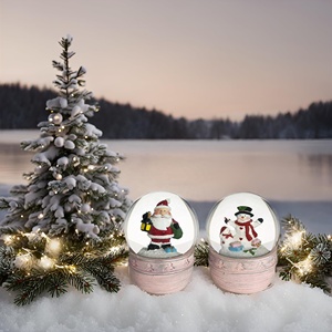 Globes à neige en verre peints à la main, thème Père Noël et Bonhommes de neige, base rose, pour décoration de Noël et de table, en promotion - Product Image 6