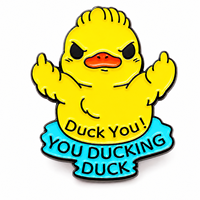Fabricant de breloques en émail métallique personnalisées en gros, motif Canard grincheux à expression moderne et amusante, avec réduction quantitative