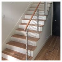 Prima Garde-corps à câbles courbé sur mesure, avec aménagement flexible et raccords usinés, pour l'extérieur des clubs, des atriums et des halls d'exposition
