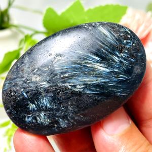 Cristal de Astrophyllite al por Mayor, Cristal de Palma Curativo Natural Pulido, Piedra de Bolsillo de Forma Ovalada para Decoración del Hogar Única y Regalos Navideños - Product Image 1