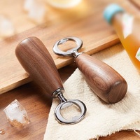 Ouvre-bouteille en bois massif de noyer avec insert en acier inoxydable, gadget créatif pour ouvrir les boissons, idéal pour un cadeau
