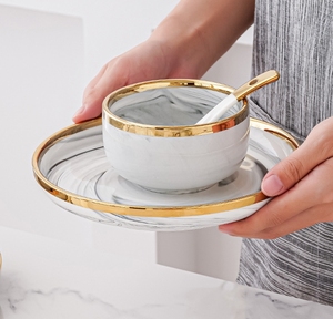 <span class=keywords><strong>Set</strong></span> di <span class=keywords><strong>Piatti</strong></span> e Ciotole Nordici di Lusso con Bordo Dorato per 2-8 Persone, Stoviglie per la Casa con Ciotole per Riso, Zuppa e Verdure - Product Image 2