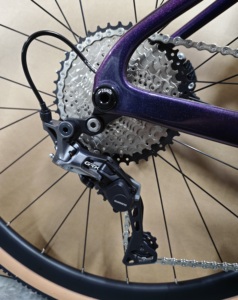 Bicicletta da Strada in Fibra di Carbonio Twitter V3, Cambio Manuale, Freni a Disco GRX600-11S, Bici da Strada Bianchi in Vendita - Product Image 6