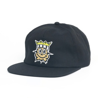 Op maat gemaakte geborduurde logo pet met platte klep, ongestructureerd, met metalen gesp voor heren en dames, deel van een pet.