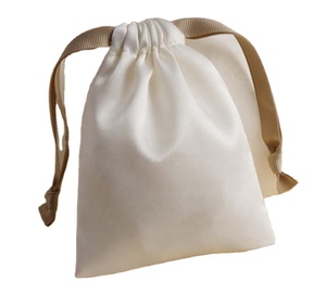 Bolsa de Regalo de Tela de Seda Satinada de Lujo Reciclada con Cordón, Bolsa Protectora para Joyería con Logotipo Personalizado - Product Image 2