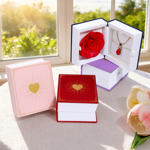 Caja de Joyería con Forma de Libro Creativa y Novedosa para Regalo de San Valentín con Rosa, sin Cierre, en Forma de Collar - Product Image 1