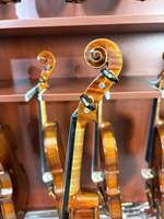Violon 4/4 fait main, son doux, belle grainure, épicéa et érable massifs, fabriqué par le luthier expérimenté Aubert, cordes incluses.