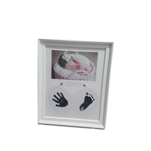 Marco de recuerdo de madera blanca al por mayor para huellas de bebé, marco conmemorativo para fotos de recién nacido, <span class=keywords><strong>regalo</strong></span> para guardería o baby shower - Product Image 1