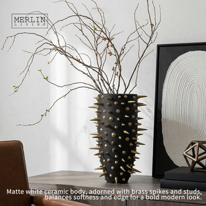 Merlin Living Unique Gold Plated Luxury Floor Flower Bottle Novedad moderna Remache Diseño Decoración para el hogar para jarrón mate Tabletop V - Product Image 2