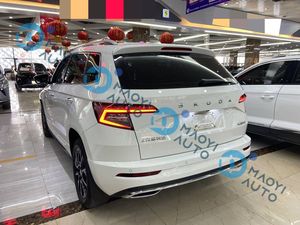 <span class=keywords><strong>Skoda</strong></span> <span class=keywords><strong>Karoq</strong></span> 2022, <span class=keywords><strong>SUV</strong></span> compact avec des caractéristiques de sécurité avancées et un design intérieur moderne - Product Image 4