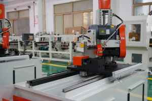 Máquina cortadora de tubos de cobre CNC Kx 425 de corte <span class=keywords><strong>Corener</strong></span> de calidad superior para ventas Máquina cortadora de tubos CNC hidráulica - Product Image 4