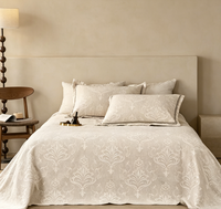 Couverture décorative - Floral Charm Embrace