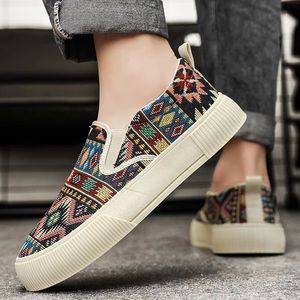 Zapatillas de lona de gran tamaño para hombre, con suela gruesa, versátiles, transpirables, con superficie de tela a cuadros, estilo casual para caminar. - Product Image 4