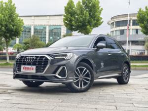 <span class=keywords><strong>SUV</strong></span> de lujo <span class=keywords><strong>Audi</strong></span> <span class=keywords><strong>Q3</strong></span> de segunda mano <span class=keywords><strong>2022</strong></span> con asientos de cuero FWD, girando a la izquierda hacia un <span class=keywords><strong>SUV</strong></span> familiar - Product Image 2