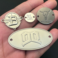 Étiquettes personnalisées en alliage de zinc Consen pour vêtements, logos de marque, couleur or, pour bikinis, abayas et sous-vêtements