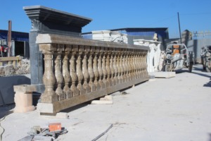 Balustres en pierre <span class=keywords><strong>Maison</strong></span> Balustrades décoratives extérieures en marbre Beige blanc Balustrade de balcon en pierre - Product Image 2