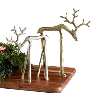 Ensemble de 2 décorations de table de Noël en métal, rennes faits à la main, objets et figurines à thème animalier, accents de table en forme de cerf - Product Image 1