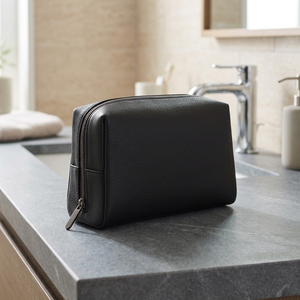 Pochette cosmétique en cuir de taille moyenne avec fermeture éclair, style minimaliste portable pour les voyages - Product Image 2