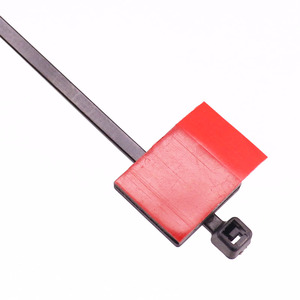 Attaches de câble extérieures protégées contre les UV noires Clips de fil auto-adhésifs solides Attaches de fil collantes <span class=keywords><strong>Guide</strong></span> de câble de base d'ancrage carré - Product Image 1