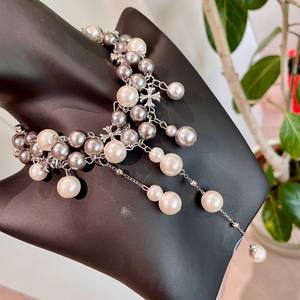 Collier ras du cou pour femme, style luxe léger, avec pendentif croix et perles imitation perle, idéal pour les soirées - Product Image 2