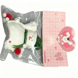 Jouet à presser de Noël multicolore avec chapeau, écharpe et pompon décoratif en TPR souple, jouet anti-stress de Noël - Product Image 3