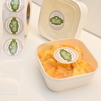Étiquettes alimentaires autocollantes personnalisées pour fruits et aliments, fabriquées en matériau BOPP imperméable, adaptées à l'emballage en chaîne du froid.