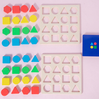 Vente en gros Ensemble de jouets éducatifs Montessori unisexe Lettres en bois Blocs Chiffres Jeu de bataille géométrique Intelligent EN71 1 Set