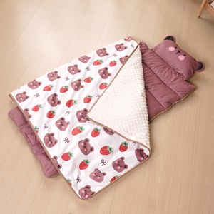 Colchoneta Personalizada para Siesta de Niños con Almohada y Manta de Forro Polar Punteado, Saco de Dormir Enrollable para Guardería con Correas, Paquete Preescolar - Product Image 2