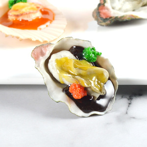 Imanes de nevera con modelos de comida simulada: barbacoa de mariscos, almejas, ostras con ajo, vieiras; llaveros gourmet. - Product Image 1