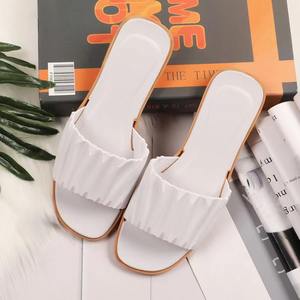 Pantuflas para Hombre y Mujer, Elegantes y Modernas para Uso en Exteriores, con Ajuste Versátil y Función Antideslizante - Product Image 5