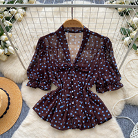 Chemise à pois à manches courtes bouffantes et à nœud devant pour femme, idéale pour l'été et les trajets professionnels
