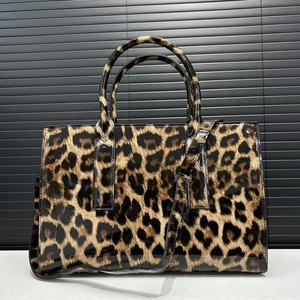 Bolsos tote de gran capacidad de cuero PU para mujer, bolsos elegantes y sencillos para mujer, bolsos de hombro, bandolera, bolsos de mensajero. - Product Image 1
