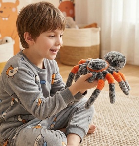 Nuovi Arrivi: Peluche Realistici della Serie Insetti 15-25cm, Graziosi Giocattoli Morbidi a Forma di Coccinella, Farfalla, Formica e Ape - Product Image 5