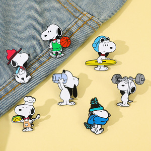 WOWEI Broche en alliage Snoopy <span class=keywords><strong>Beagle</strong></span> Chien <span class=keywords><strong>Blanc</strong></span>, plaqué zinc <span class=keywords><strong>noir</strong></span>, gaufré, personnalisé, pour décoration intérieure <span class=keywords><strong>et</strong></span> artisanat - Product Image 4