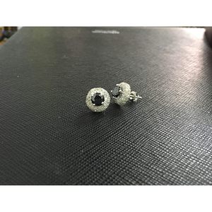 Ornaatis Boucles d'oreilles Halo en diamant noir 2,60 carats, taille ronde, or blanc 10 carats, fermoir à vis, pour femme - Product Image 2