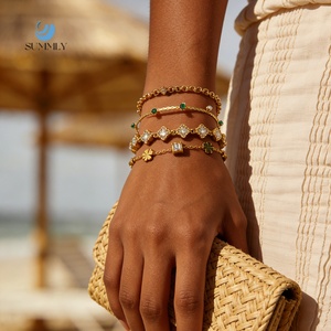 SUMMLY - Pulsera Apilable de Acero Inoxidable con Zirconia Verde Trébol Chapada en Oro de 18K, Joyería de Moda para Mujer, Resistente al Agua, para la Playa - Product Image 1