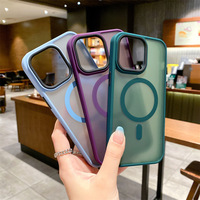Coque de téléphone magnétique de luxe de haute qualité lunette en silicone souple givrée pour iPhone 11-15Pro max translucide