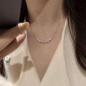 Collier en argent pur S925 micro-incrusté de zircon, style vintage léger et luxueux avec un design en dentelle et une chaîne ajourée - Product Image 5