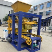 Machine à blocs de ciment automatique QT4-24 avec moules interchangeables