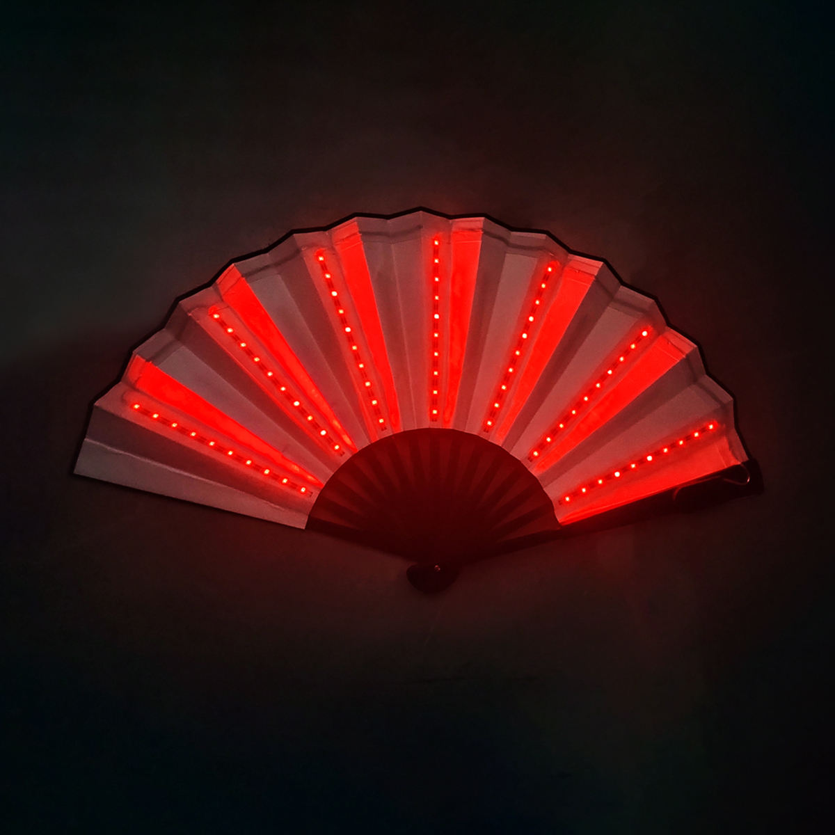 Ventilateurs blancs avec lumière rouge