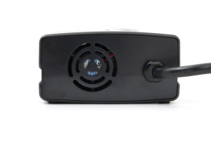 Chargeur intelligent rapide 60V 3A / 60V 5A pour moto électrique, scooter, station de batterie lithium-ion - Product Image 3