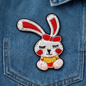 INSIGNIA BORDADA SEDA DISEÑO DE CONEJO - Product Image 3