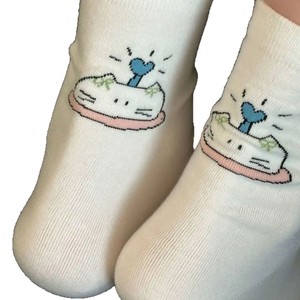 ถุงเท้าข้อกลางลายการ์ตูนอนิเมะสำหรับผู้หญิง ซึมซับเหงื่อได้ดี เหมาะสำหรับวัยรุ่นอายุ 18-40 ปี ลายไอศกรีม ต้นแอปเปิ้ล หัวใจสีฟ้า แมว - Product Image 4