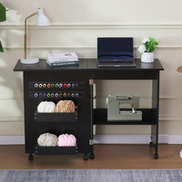 Mesa de costura plegable marrón oscuro de diseño moderno Panel de madera Estación de artesanía multiusos y gabinete de escritorio de costura con cerraduras de ruedas