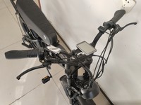 Vélo électrique tout-terrain à batterie lithium 20 pouces avec pneus larges, assistance électrique, moteur arrière V8, 7 vitesses, pour neige et plage
