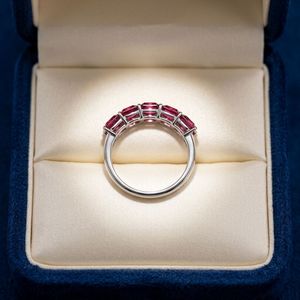 Anillo de Eternidad Xinfly de Oro Sólido de 18K con Granate Corte Esmeralda AU750 3.80ctw, Gema Roja, Joyería Fina para Aniversario - Product Image 4