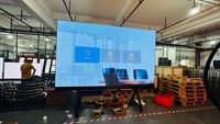 Écran TV intégré P2.5 mm, signalétique LED programmable pour affichage mobile ultra HD pour la publicité numérique en détail