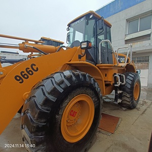 Chargeuse sur pneus d'occasion Cat 966C, faible nombre d'heures, d'origine japonaise, modèle classique robuste, efficace pour les carrières et la construction. - Product Image 2
